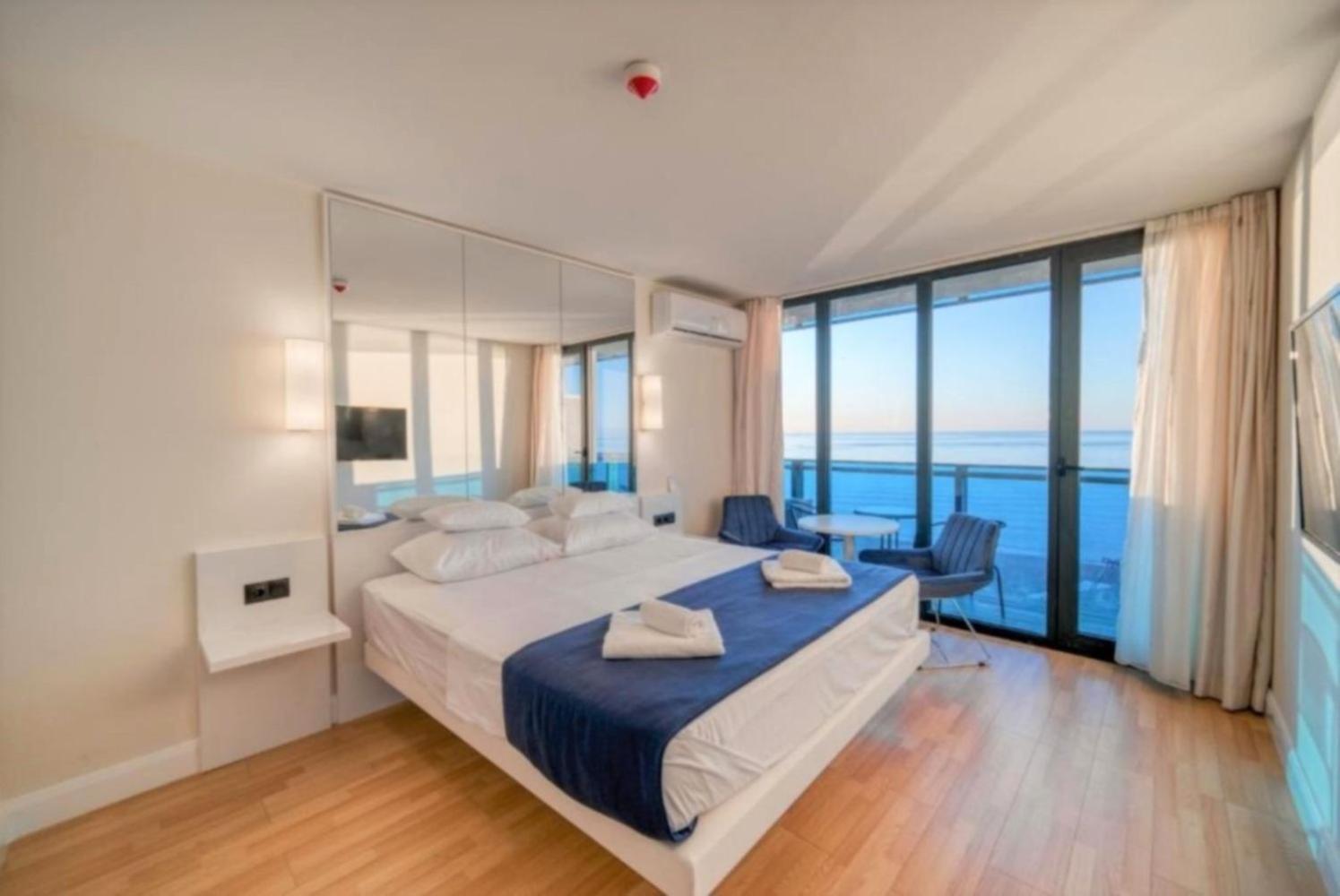 Panorama Black Sea View & Aparthotel Batoemi Buitenkant foto