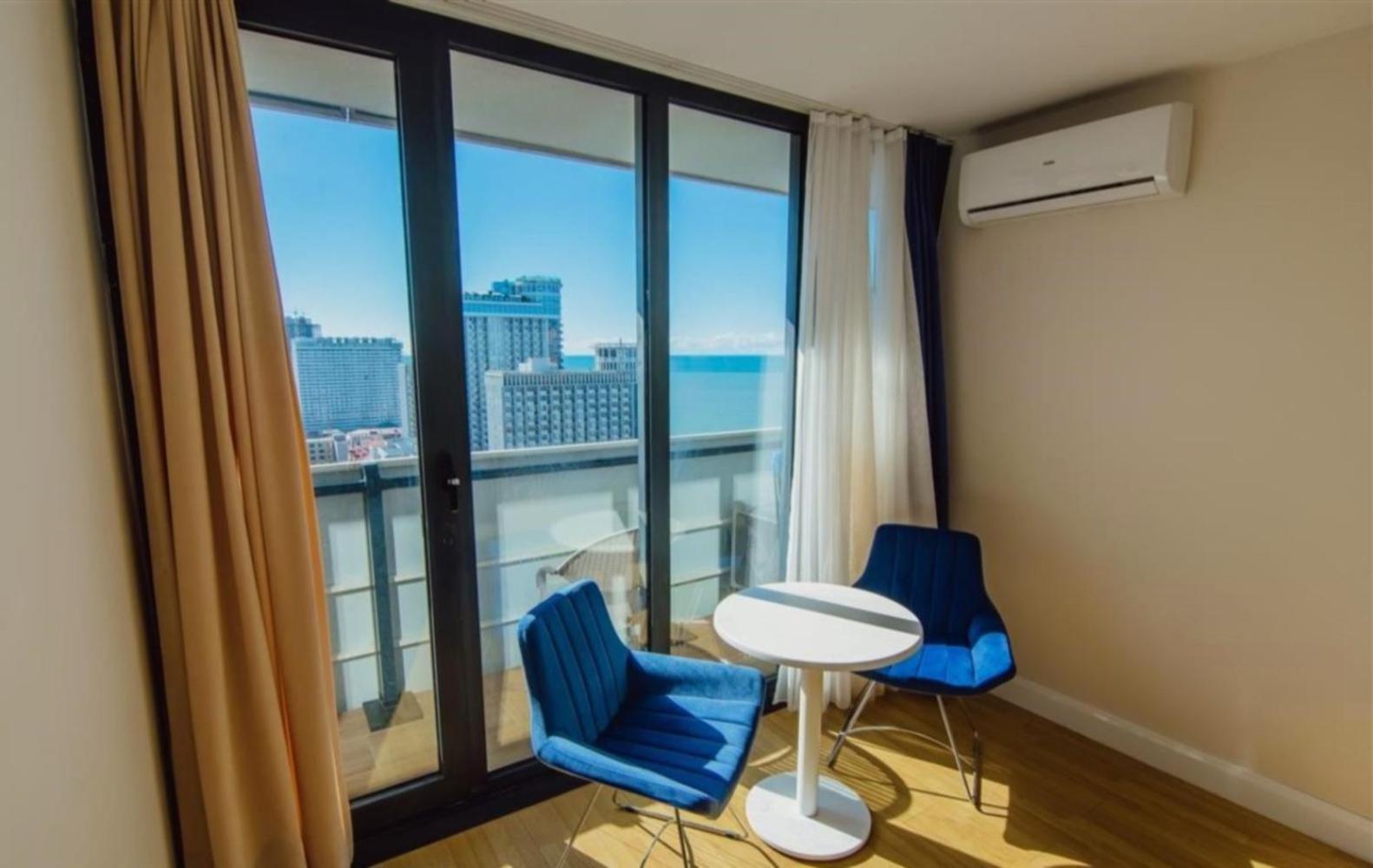 Panorama Black Sea View & Aparthotel Batoemi Buitenkant foto