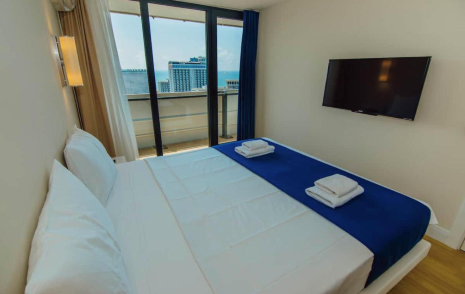 Panorama Black Sea View & Aparthotel Batoemi Buitenkant foto